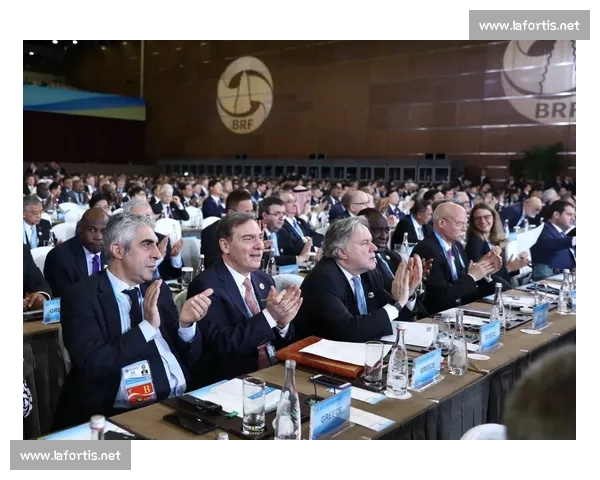 体育精神引领人生道路追求卓越团队协作勇往直前共同创造精彩未来